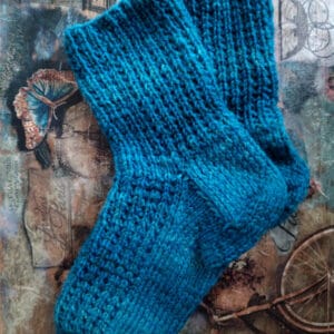 Skarpety wełniane wykonane ręcznie na drutach