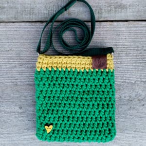 Torebka ręcznie wykonana na szydełku ze sznurka z regulowanym paskiem