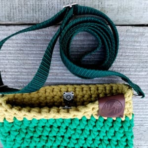 Torebka zapinana na magnes wykonana ręcznie ze sznurka