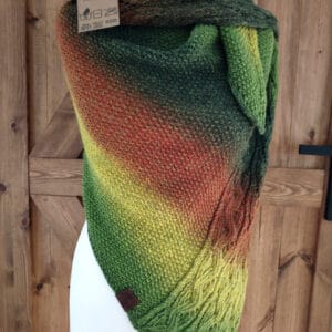 Stylowa chusta oversize na wiosenne chłody