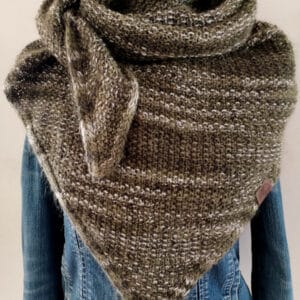 Chusta handmade oliwkowa khaki zielona lekka wełniana